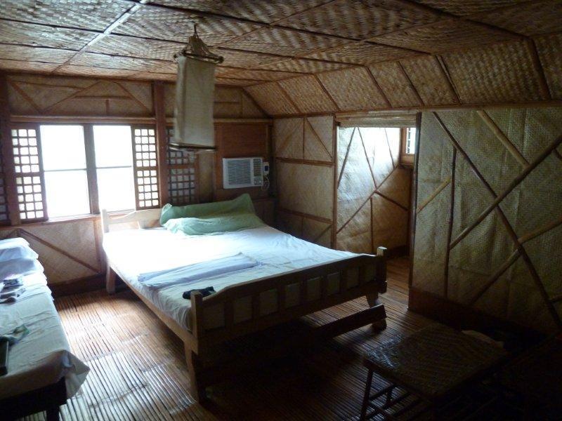 Bamboo House Beach Lodge & Restaurant Puerto Galera Exterior photo