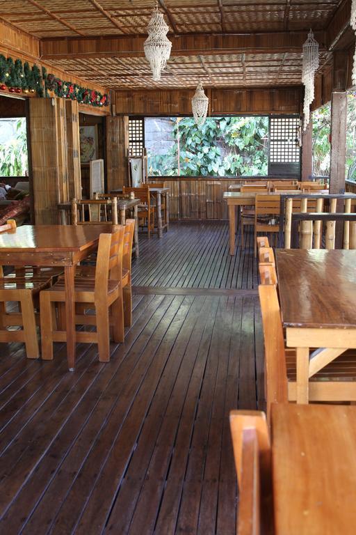 Bamboo House Beach Lodge & Restaurant Puerto Galera Exterior photo